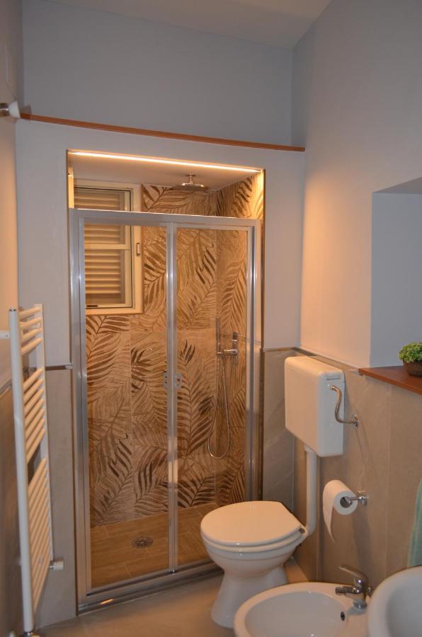 Ledueffe Casa Vacanze บิสเชลเย ภายนอก รูปภาพ